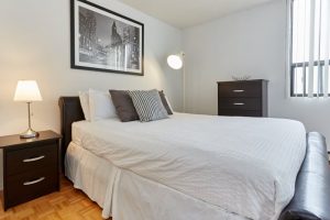 Short-term monthly rentals in Toronto